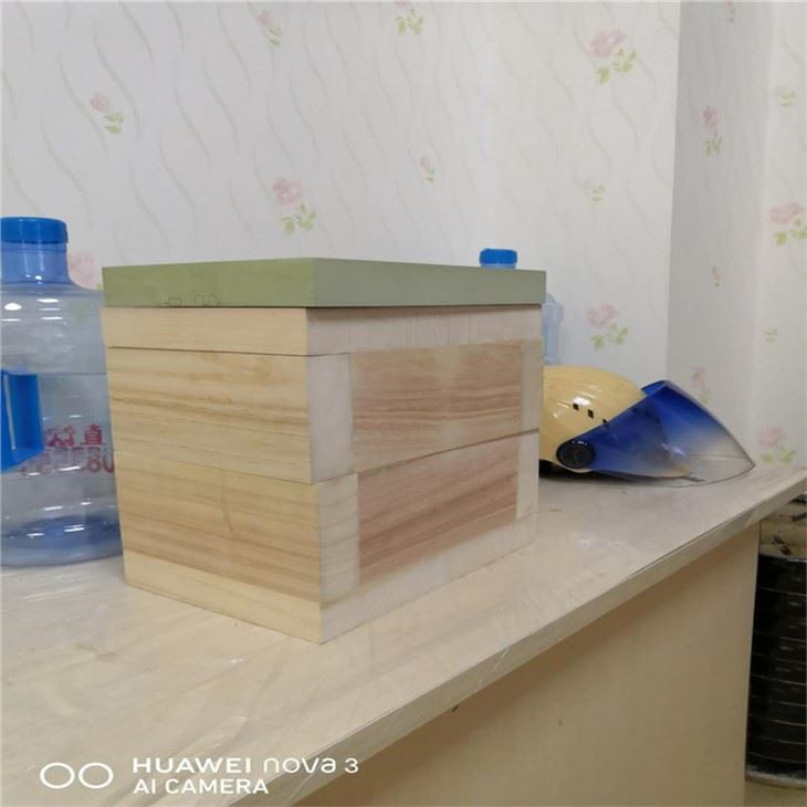 Caja de abejas personalizada