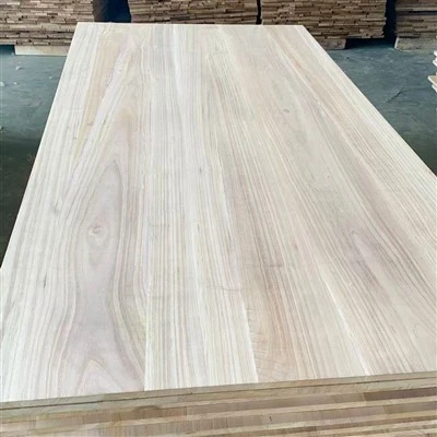 Paneles encolados con borde de Paulownia