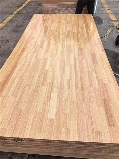 Tablero de madera de caucho de madera dura uniforme entonado